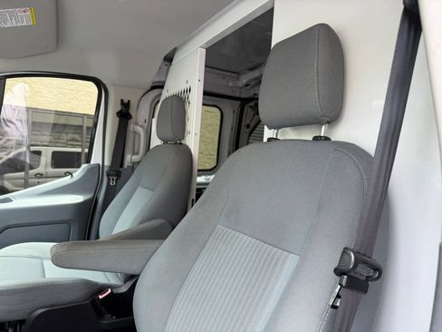 Used 2015 Ford Transit 250 130 Low Roof w/ Exterior Upgrade Package RWD image 13