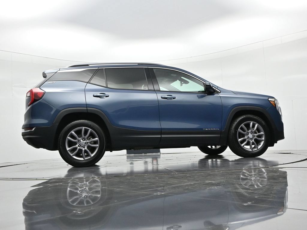 Used 2024 GMC Terrain SLT FWD image 21