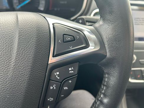 Used 2019 Ford Fusion SEL FWD image 18