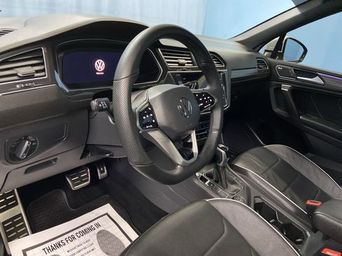 Used 2022 Volkswagen Tiguan SEL R-Line image 10