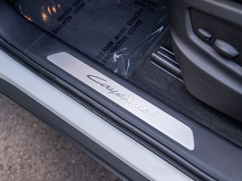 Certified 2026 Porsche Cayenne AWD/4WD image 12