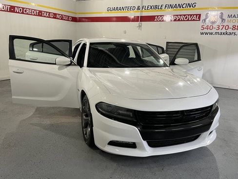 Used 2015 Dodge Charger R/T image 9