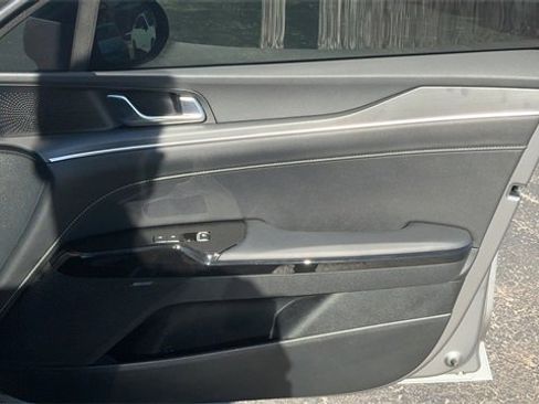 Used 2025 Kia K5 GT-Line w/ GT-Line Premium Package image 9