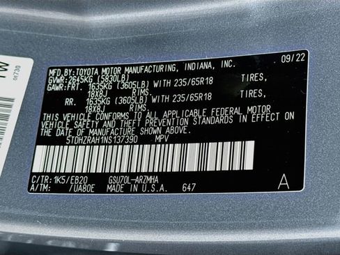 Used 2022 Toyota Highlander XLE FWD image 46