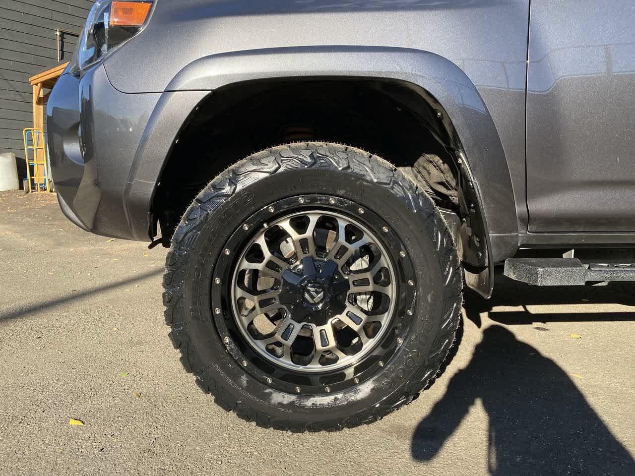 Used 2019 Toyota 4Runner SR5 AWD/4WD image 11