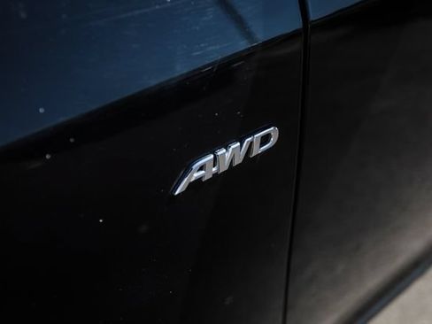 Used 2018 Toyota Sienna XLE w/ XLE Navigation Package AWD/4WD image 16