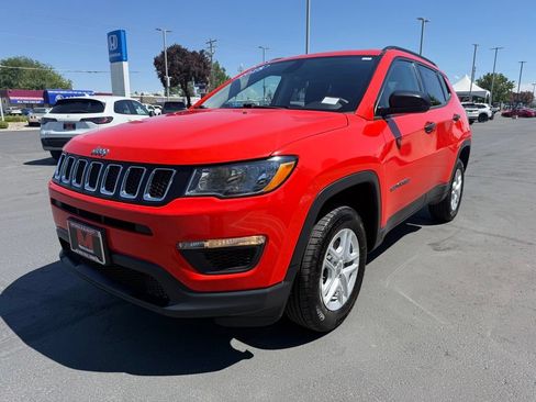 Used 2018 Jeep Compass Sport AWD/4WD image 3
