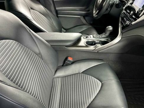 Used 2023 Toyota Camry SE image 16