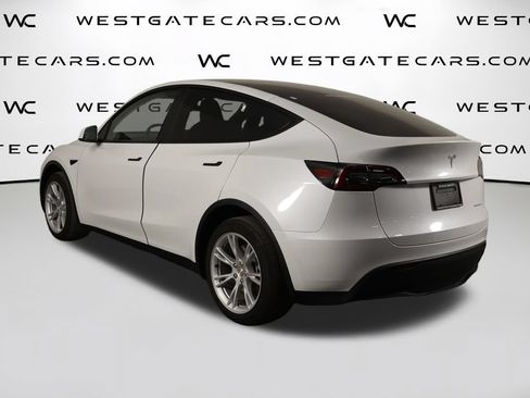 Used 2023 Tesla Model Y Long Range AWD/4WD image 43