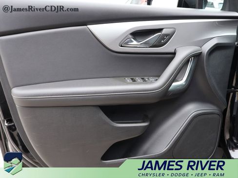 Used 2025 Chevrolet Blazer LT AWD/4WD image 20