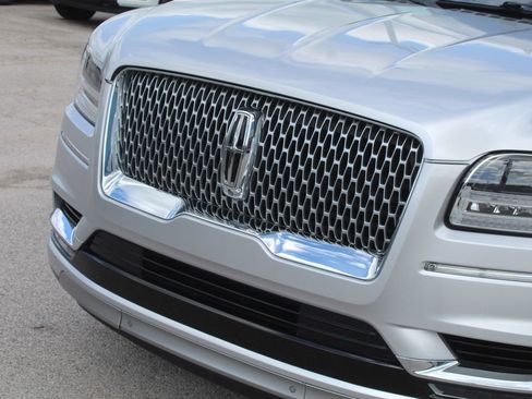 Used 2019 Lincoln Navigator Reserve w/ Cargo Package AWD/4WD image 6