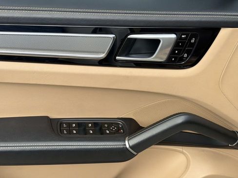Used 2019 Porsche Cayenne AWD/4WD image 20