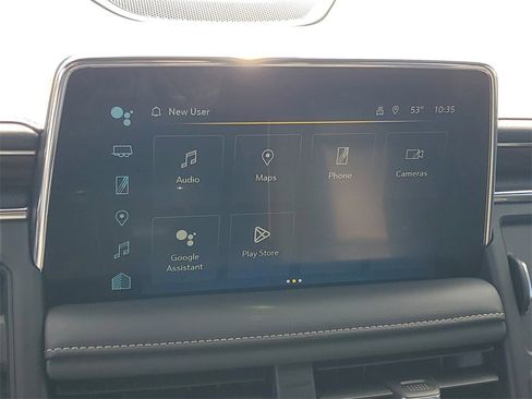 Used 2024 Chevrolet Suburban Premier image 16