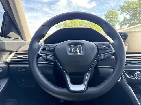 Used 2018 Honda Accord EX-L image 25