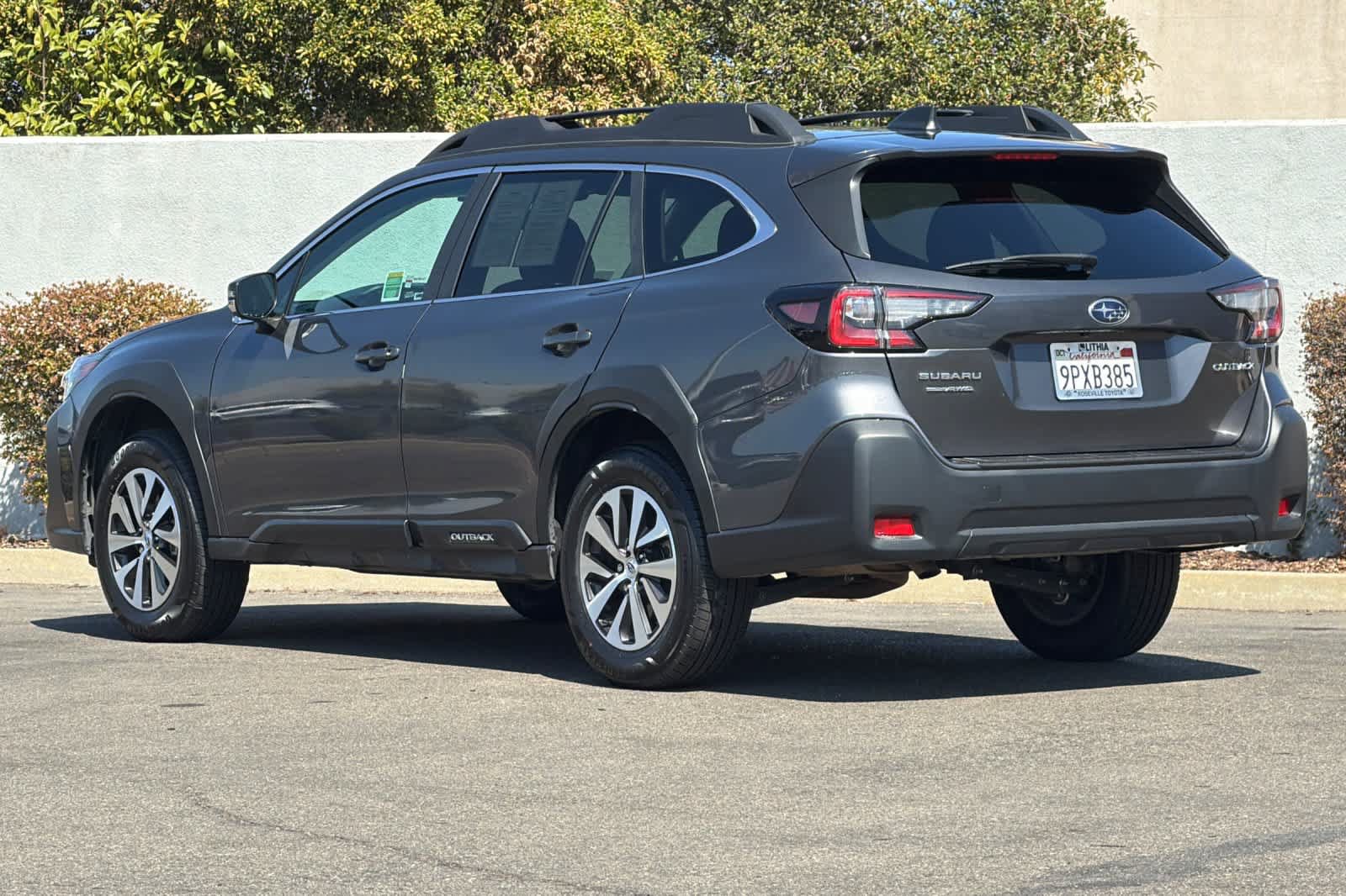 Used 2025 Subaru Outback Premium AWD/4WD image 7