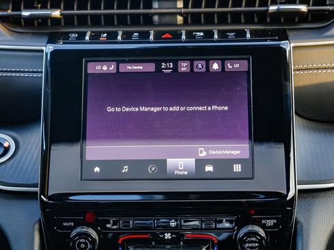 New 2025 Jeep Grand Cherokee Altitude image 15