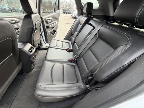 Used 2022 GMC Terrain SLT w/ Infotainment Package II image 10