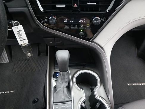 Used 2023 Toyota Camry LE image 9