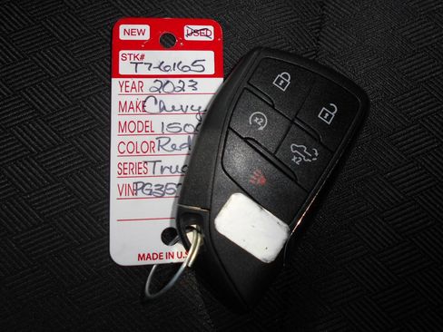 Used 2023 Chevrolet Silverado 1500 LT w/ Z71 Off-Road Package image 9