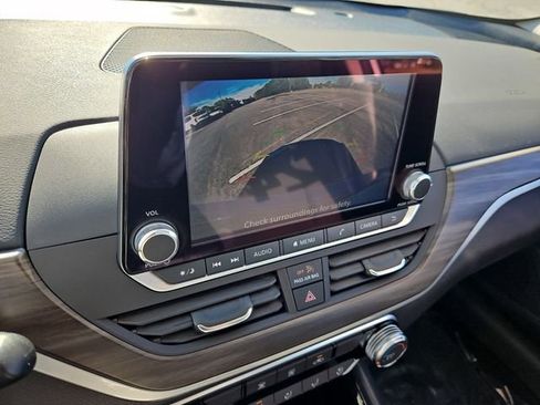 Used 2024 Nissan Altima 2.5 SV image 27