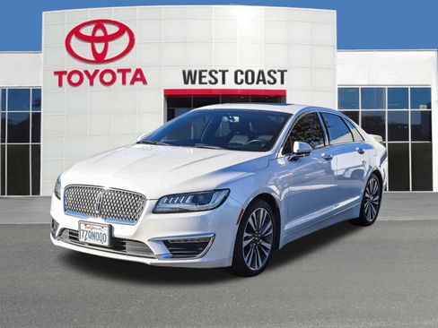 Used 2017 Lincoln MKZ Reserve image 1