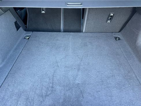 Certified 2025 Land Rover Range Rover Velar Dynamic SE image 16