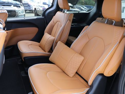 New 2023 Chrysler Pacifica Pinnacle image 35