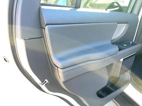 New 2025 Ford Expedition Active image 12