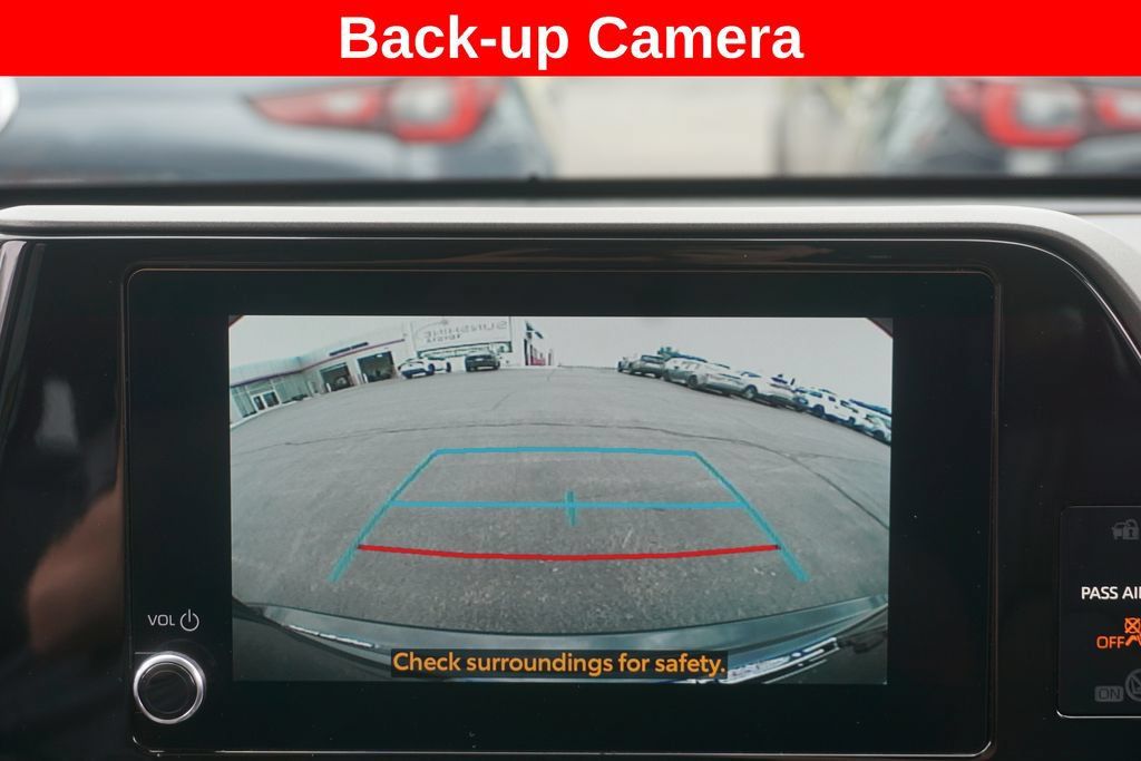 Certified 2025 Toyota Highlander XLE FWD image 10