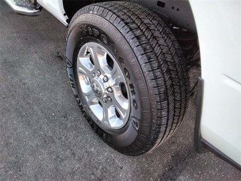 Used 2024 RAM 2500 Big Horn w/ Sport Appearance Package image 19