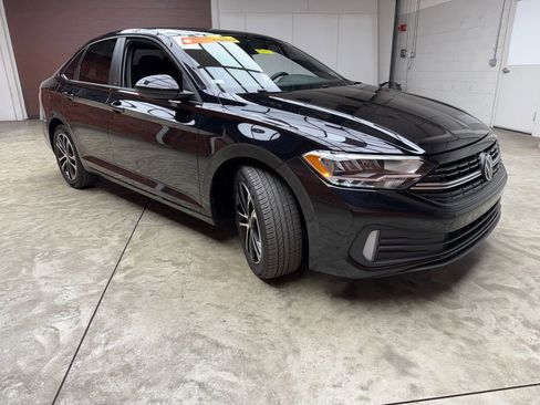 Used 2024 Volkswagen Jetta Sport FWD image 6