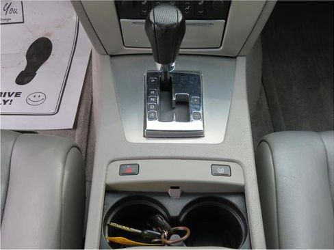 Used 2005 Cadillac STS w/ Preferred Equipment Group image 8