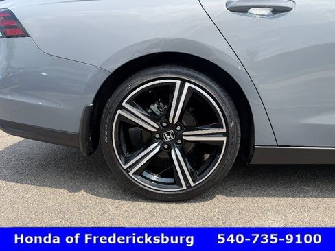 Used 2023 Honda Accord Sport image 11