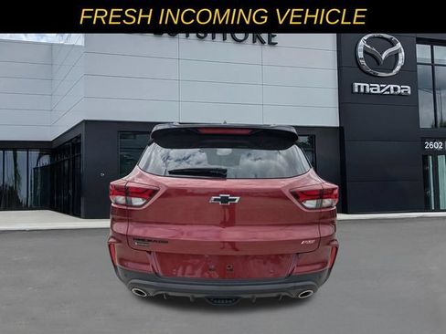 Used 2023 Chevrolet TrailBlazer RS w/ Sun and Liftgate Package FWD image 4