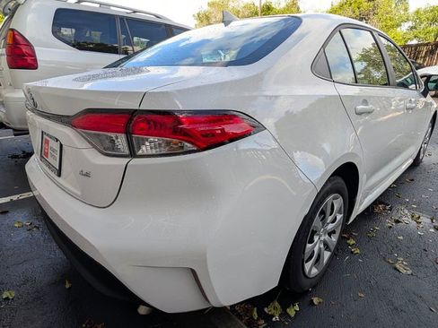 Used 2025 Toyota Corolla LE w/ Convenience Package FWD image 4