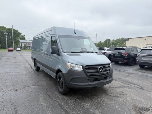 Used 2026 Mercedes-Benz Sprinter 2500 image 4
