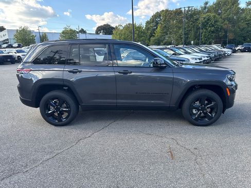 New 2025 Jeep Grand Cherokee Limited w/ Black Appearance Package image 7