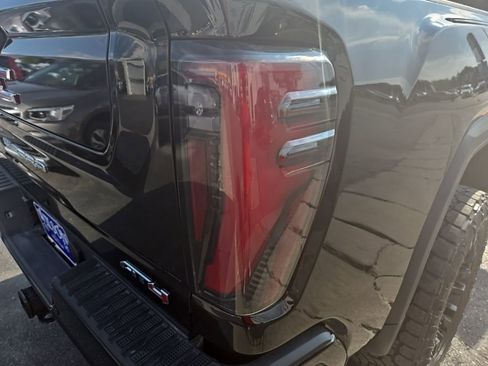 Used 2024 GMC Sierra 2500 AT4 w/ AT4 Preferred Package image 38