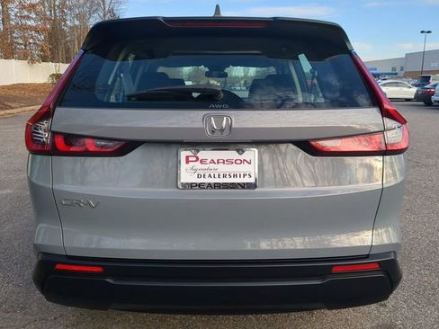 Used 2023 Honda CR-V LX image 5