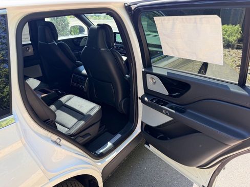New 2026 Lincoln Aviator Black Label AWD/4WD image 14