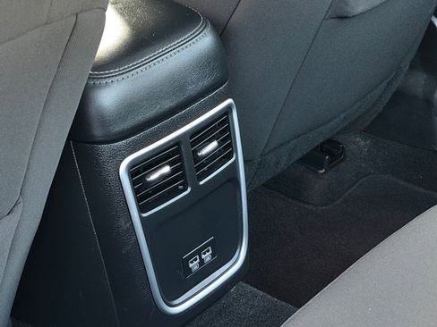 Used 2022 Dodge Charger SXT image 40