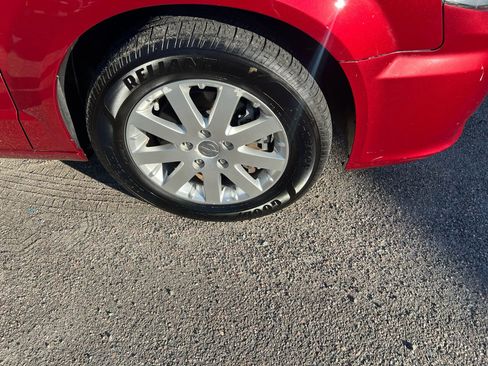 Used 2016 Chrysler Town & Country Touring FWD image 16