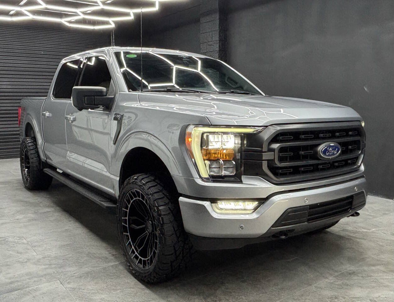 Used 2023 Ford F150 4x4 SuperCrew image 10