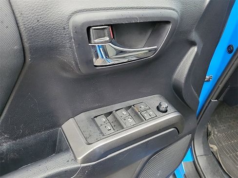 Used 2021 Toyota Tacoma TRD Off-Road w/ Technology Package image 19