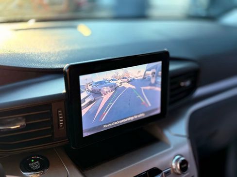 Used 2021 Ford Explorer XLT image 27