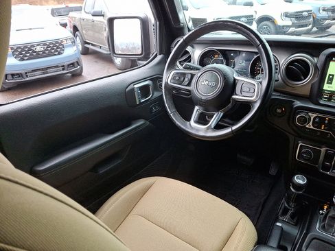 Used 2021 Jeep Wrangler Unlimited Sahara image 14