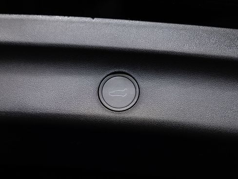 Used 2022 Tesla Model Y Performance AWD/4WD image 20