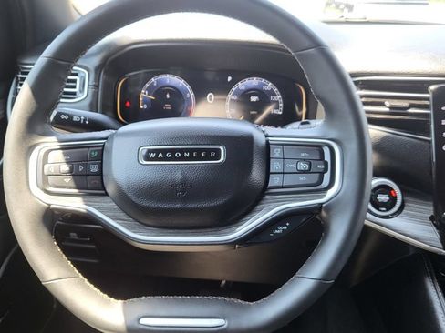 Used 2024 Jeep Wagoneer Series II w/ Flexible Seating Group AWD/4WD image 34