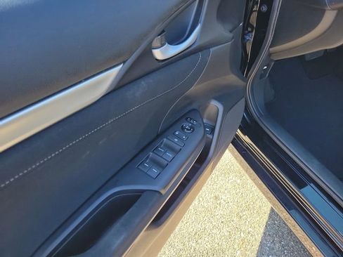 Used 2019 Honda Civic EX image 10