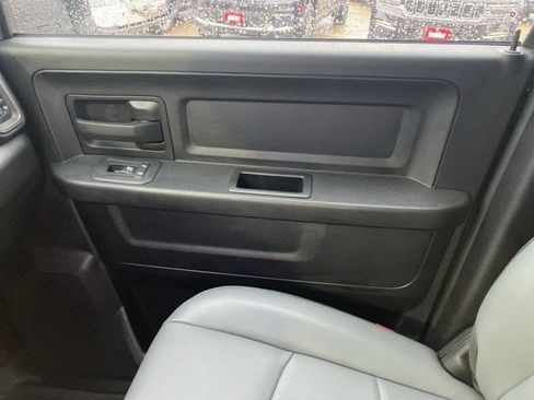 Used 2026 RAM 2500 Tradesman w/ Chrome Appearance Group AWD/4WD image 18